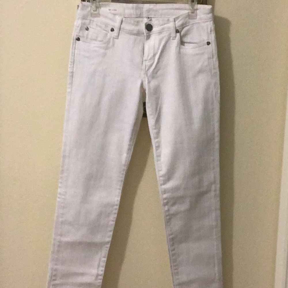 Kut from the Kloth, Womens jeans. Size 4, white, 30 inch seam.